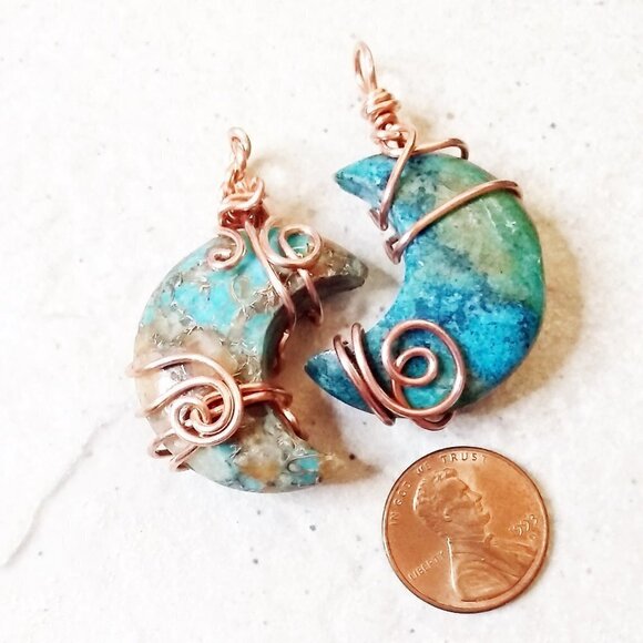 Desert Moon Alchemy: Wire-Wrapped Crescent Pendant in Turquoise, Agate & Quartz - Picture 9 of 9